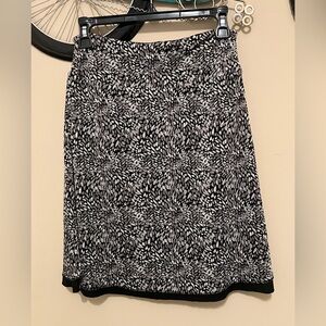 Reversible two-sided pull on skirt